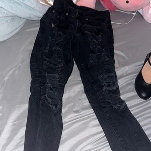 Men’s ripped jeans